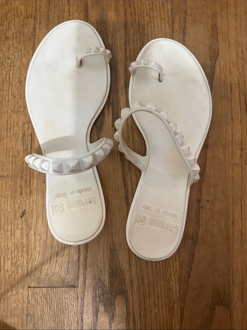 Stud-Trim White Toe-Loop Sandals